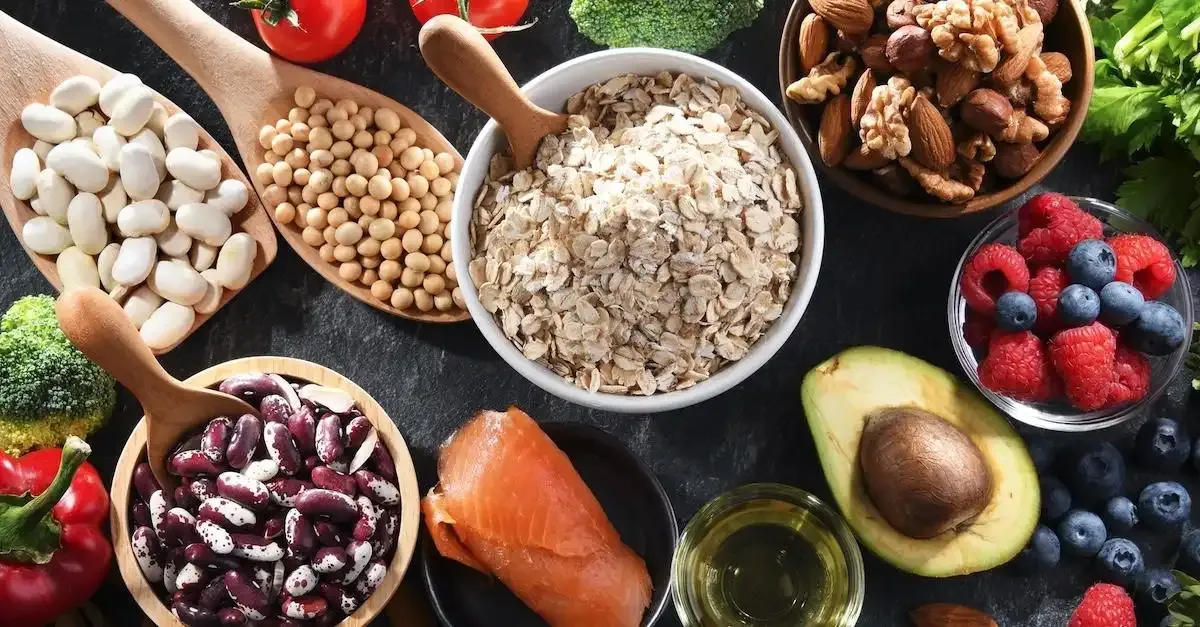 ۵ غذای مفید برای کاهش کلسترول خون؛ از جو دوسر تا گردو