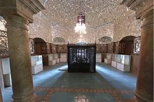 گورستان قدیمی تهران در حاشیه اولین خیابان پایتخت