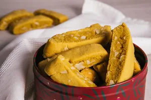 طرز تهیه کوکی زعفرانی