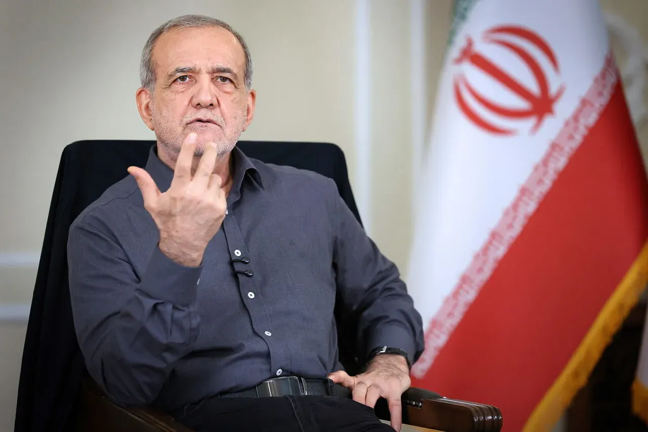 پزشکیان: چشم امید به خارج نداشته باشیم؛ حل مشکلات داخلی با خودمان است