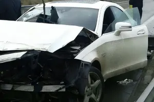 تصادف مرگبار بنز CLS در خیابان‌های تهران (فیلم)