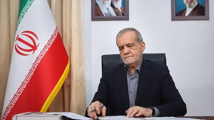 رئیس‌جمهور: نگاه رهبر شهید این بود که باید از وضعیت «نه جنگ، نه صلح» خارج شویم