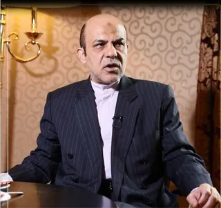 ظریف در تخیلات سیر می‌کند