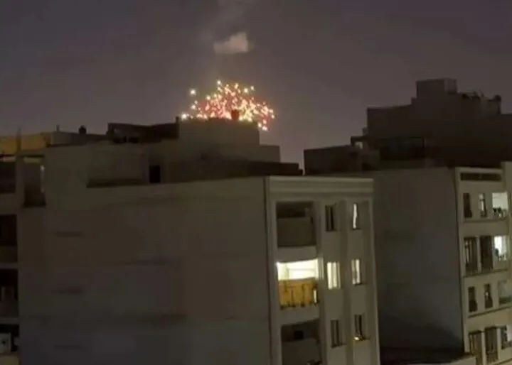 جزئیات جدید درباره حمله هوایی آمریکا به بندرعباس/ ۴ شناور
مجبور به بازگشت شدند