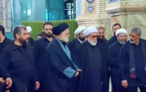 تصویری از فرزند ارشد رهبر شهید انقلاب در حرم رضوی