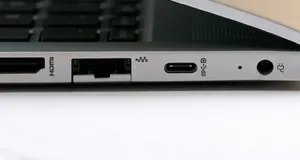 معنی نماد D کنار پورت USB چیست؟