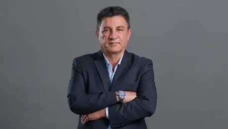 حواشی ساعت میلیاردی سرمربی تیم ملی؛ از نمایش تجمل تا انتقادات اجتماعی