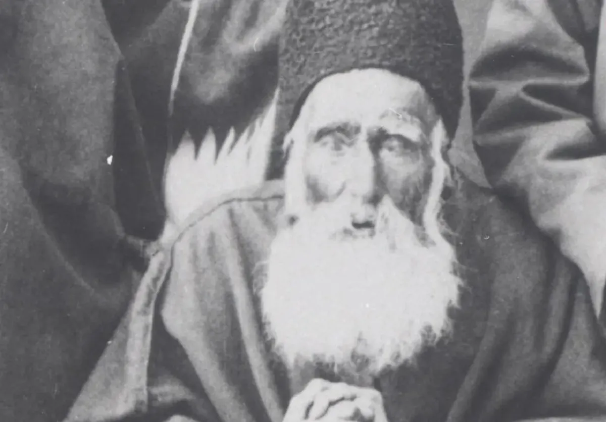 عکس یادگاری «مرادخان» و پسرانش «امیر و درویش»؛ 135 سال قبل