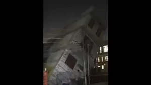 ریزش ناگهانی مجتمع مسکونی در نجف چندین زخمی برجای گذاشت (فیلم)