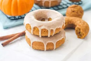 طرز تهیه دونات کدو حلوایی؛ شیرینی خوشمزه با عطر و بوی پاییز