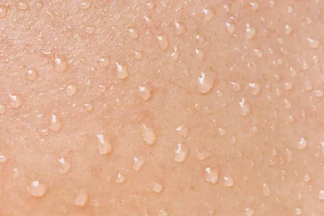 عرق چه تاثیری بر سلامت پوست دارد؟