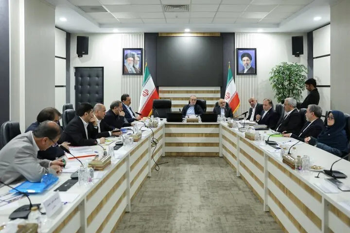 دستور پزشکیان: رفع فوری موانع گمرکی برای واردات کالاهای اساسی