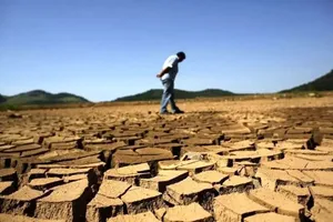 تشنگی آب در خطه خورشید/ سدها چشم‌انتظار جرعه‌ای آب