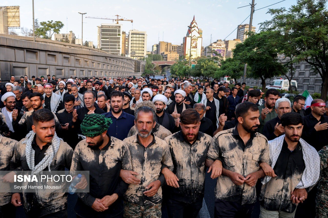 عزاداران با سبک سنتی عزاداری