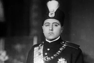 «خدیجه، خواهر احمدشاه» در سفر اروپا؛ 100 سال قبل (عکس)