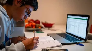 امکان تحصیل رسمی و غیرحضوری دانش‌آموزان خارجی در مدراس مجازی ایران