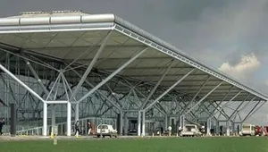 معماری جالب در فرودگاه استانستد لندن (+عکس)