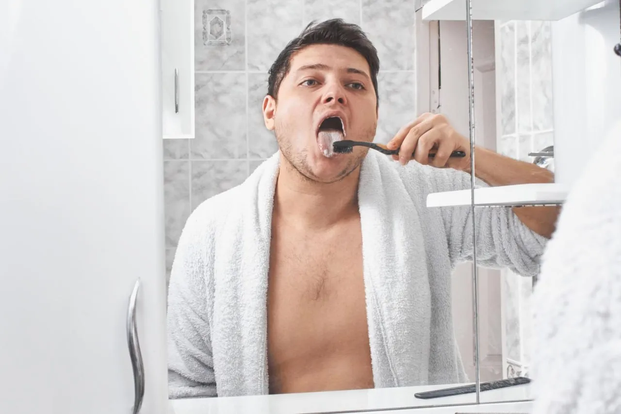 چرا صبح ها دهان بوی بد می دهد؟