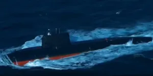پاکستان برای اولین بار شلیک موشک کروز از زیردریایی را آزمایش کرد