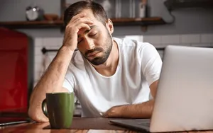 هر علامت بدن را به کمبود ویتامین‌ها ربط ندهید / سردی دست و پا واقعا نشانه کم‌خونی است؟
