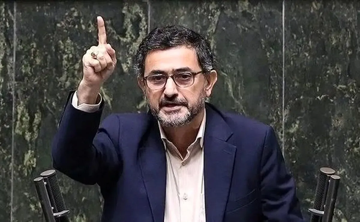 مجتبی زارعی: تفسیر پوچ در پوچِ نماینده وحدت شکن از پیام امام
مجتبی خامنه ای/ نگذاشتند جوهرِ مُرکبِ پیام آقا خشک شود/ دِق دادید
ما را