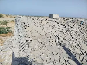 تصاویری از حمله ارتش آمریکا به مخازن آب آشامیدنی بخش بمانی شهرستان سیریک هرمزگان