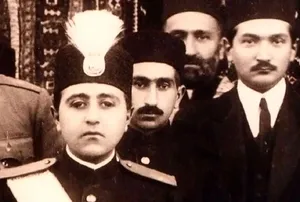 «احمدشاه» به اتفاق ولیعهد انگلستان در لندن (عکس)