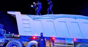 بازداشت ۴۴ نفر در عربستان؛ تلاش برای ورود غیرقانونی به مکه با کامیون