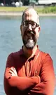 وطن در فاصله دو دهه: از منچستر اسلامی تا مشهد کافه نشین!