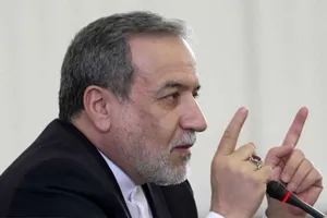واکنش تند عراقچی درباره حمله به ساختمان بانک سپه: انتقام می‌گیریم