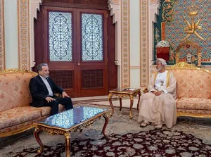 دیدار سید عباس عراقچی وزیر خارجه کشورمان با سلطان هیثم بن طارق
