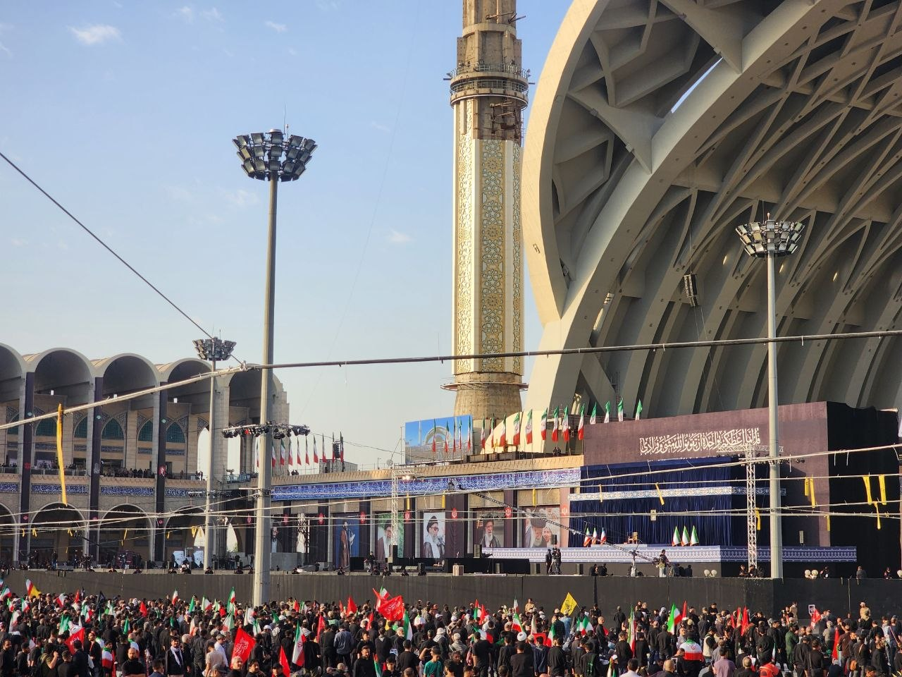 مراسم وداع با رهبر شهید مراسم وداع با رهبر شهید