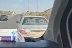 راننده اسرائیلی این گونه مسیر آمبولانس فلسطینی را مسدود می‌کند!