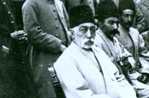 عکس دسته‌جمعی درباریان در خانۀ «مخبرالدوله»؛ 132 سال قبل