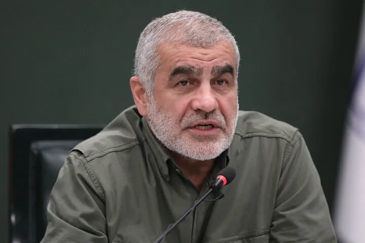 نیکزاد: آمریکا با طناب نتانیاهو وارد چاهی شد که بیرون آمدن از آن دشوار است
