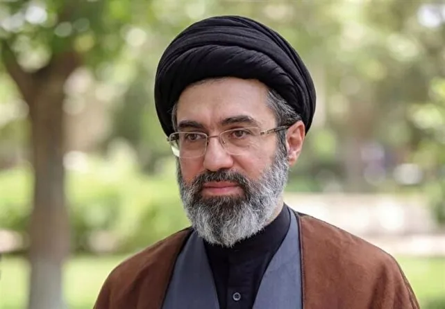 پست معنادار رهبر انقلاب در آستانه توافق: از اختلافات سیاسی و برجسته کردن تفاوت های اجتماعی بپرهیزید