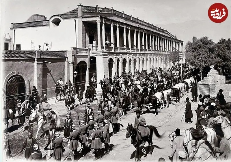 تصویری از ورود «کاروان سلطنتی مظفرالدین شاه» به تهران؛ 130 سال قبل