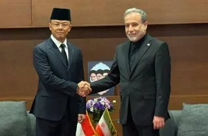 دیدار عراقچی و وزیر خارجه اندونزی در مشهد