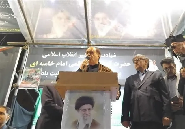واریز اولین درآمد تنگه هرمز به حساب بانک مرکزی / حاجی بابایی: کشوری که ولایت‌فقیه دارد اعلام کرد هرگونه سفر به پاکستان ممنوع است
