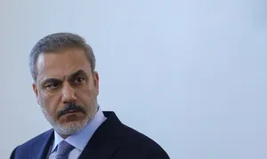 فیدان: ترکیه پس از توافق صلح، مشارکت در مین روبی تنگه هرمز را بررسی می کند