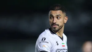 گل اول پرسپولیس به چادرملو توسط کاظمیان