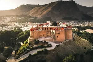 منظرۀ «خرم‌آباد» از بالای قلعه فلک‌الافلاک در دوران ناصرالدین شاه