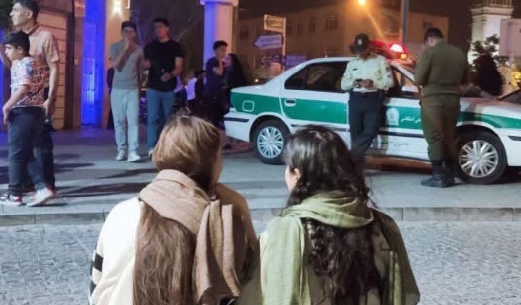 دختران بدون حجاب رسمی