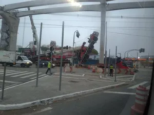 برخورد قطار با جرثقیل در سائوپائولو