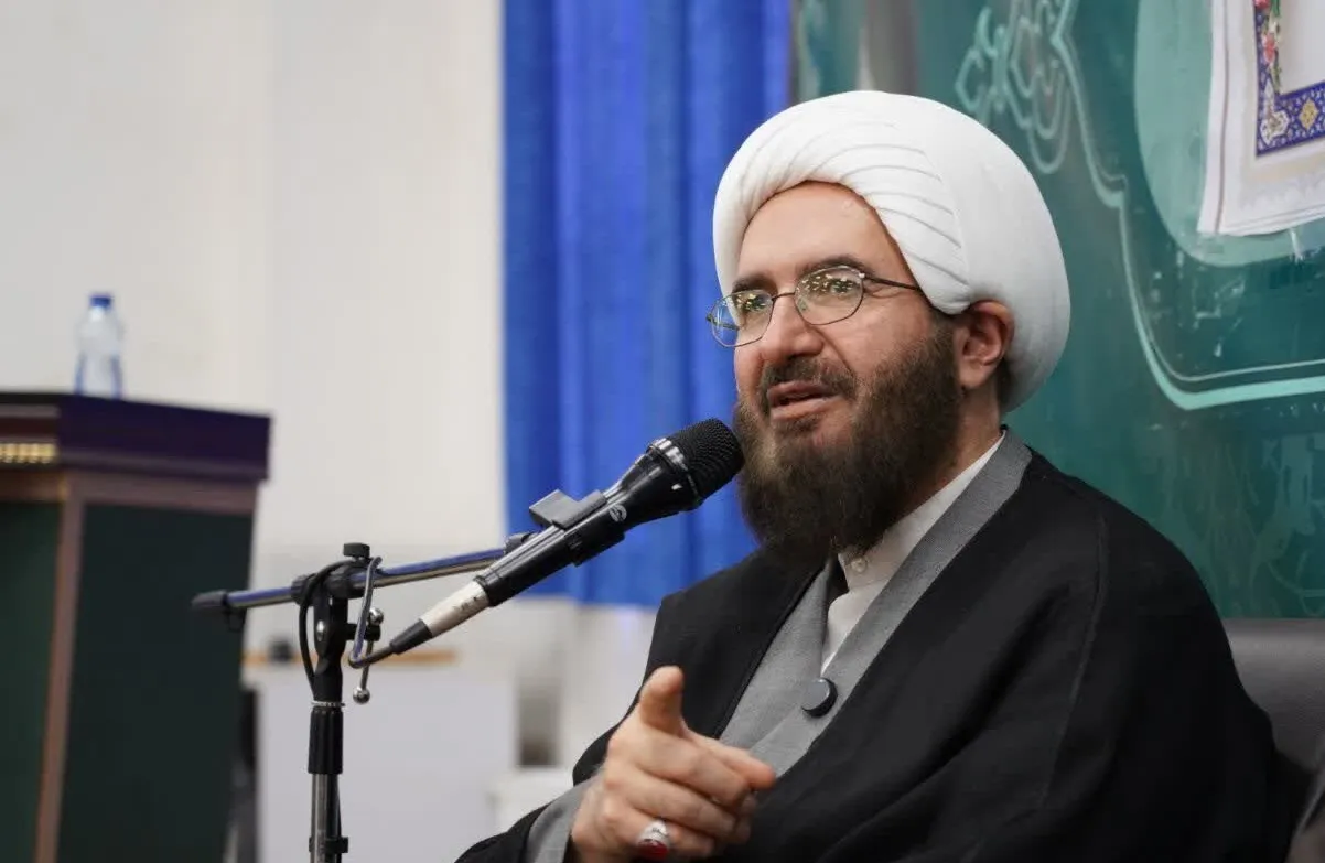 دعوت امام جمعۀ تهران از نخبگان برای ارائه پیشنهاد درباره بازنگری در دکترین هسته‌ای/ جمع‌بندی‌ بررسی‌ها به رهبری ارائه شود