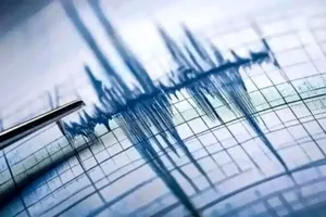 لحظه وقوع زلزله ۵.۴ ریشتری در ترکیه و واکنش مردم