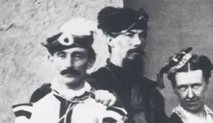«اروپایی‌ها با لباس بالماسکه» در تهران در دوران قاجار (عکس)