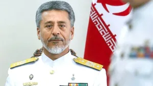 دریادار سیاری: لازم باشد بازهم به شناور‌های دشمن ضربه می‌زنیم