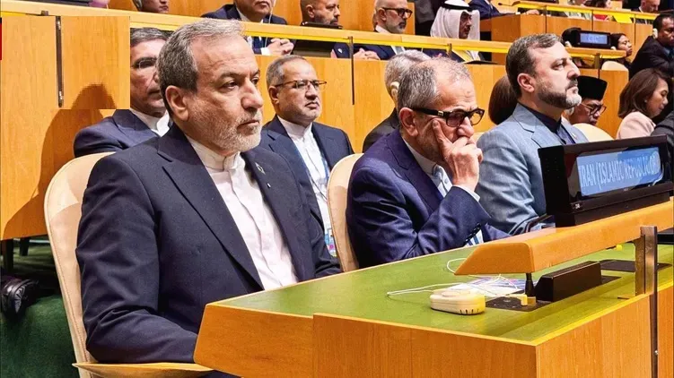 معمای خروج هیأت ایران هنگام سخنرانی ترامپ / چرا یک دیپلمات
در سالن ماند؟