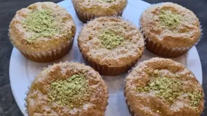 طرز تهیه پای نارگیل زعفرانی؛ نرم و خوشمزه با بافت پنبه‌ای